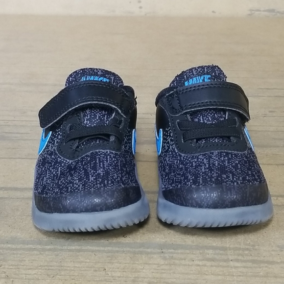 Nike Flex Contact Kids Athletic Sneakers - Picture 4 of 9